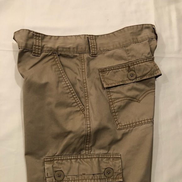 Boys Levis Khaki Cargo Shorts - Picture 7 of 13